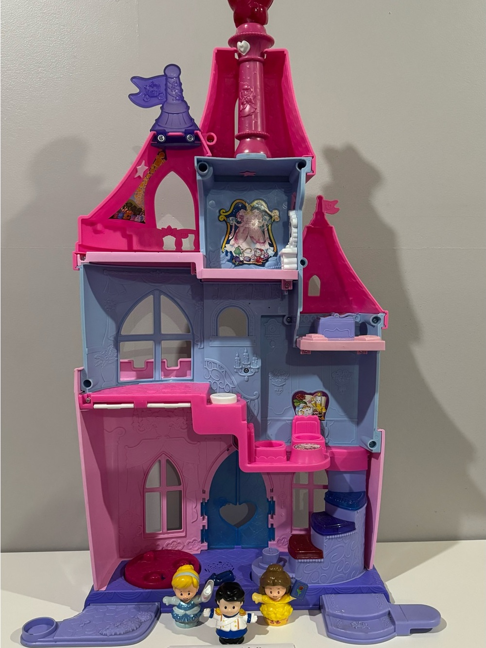 Fisher-Price Disney castle with three characters!
